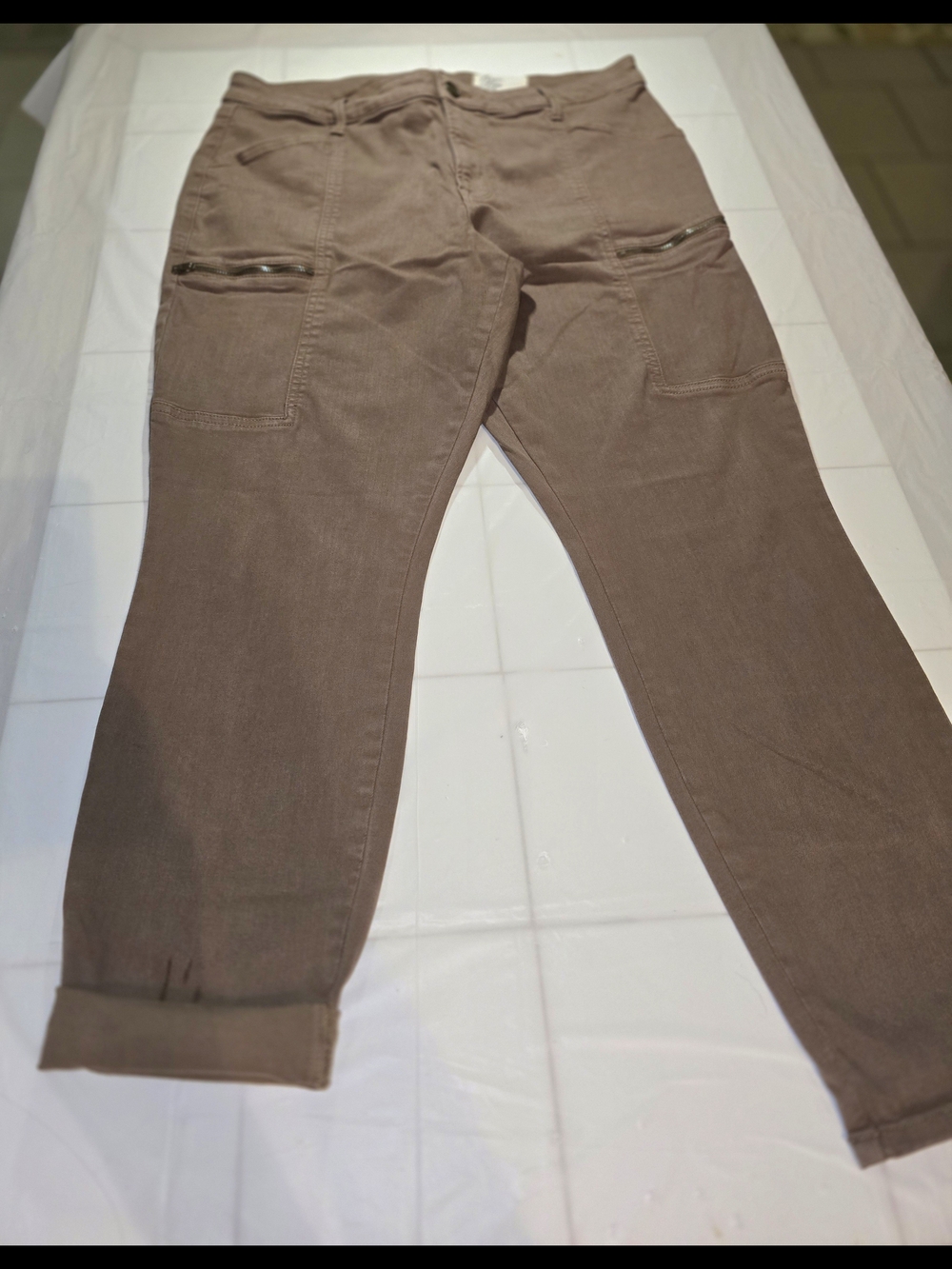 Women’s Ankle Cargo Jeans in Taupe - Unbranded